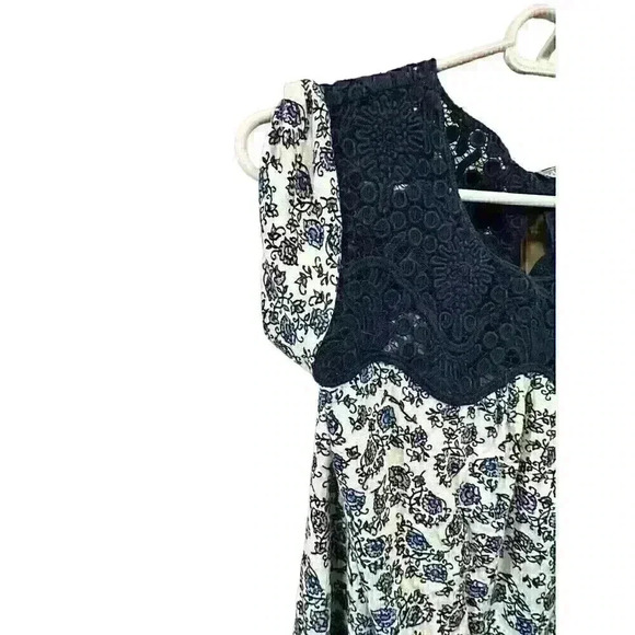 Daniel Rainn Womens Shirt Small Blue Lace Embroidery Boho Blouse - Picture 3 of 8